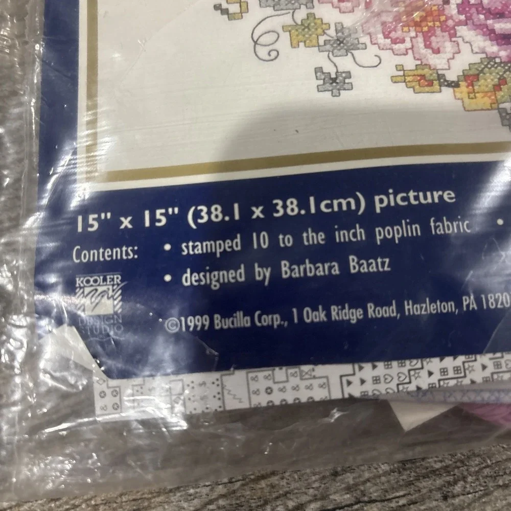 1999 Bucilla Stamped Cross Stitch Kit #42464 ROSE IVY HEART WREATH 15x15